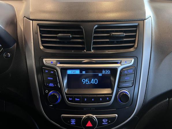 Hyundai Solaris I Рестайлинг с пробегом 2014 года, цена 670 000 рублей, 189684 км, седан, Автокод Объявления