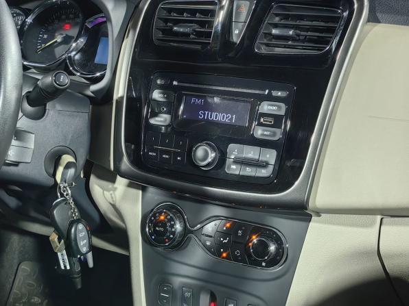 Renault Logan II с пробегом 2014 года, цена 649 000 рублей, 178000 км, седан, Автокод Объявления