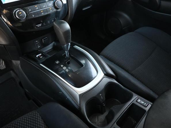 Nissan Qashqai II с пробегом 2015 года, цена 1 274 000 рублей, 208572 км, внедорожник, Автокод Объявления