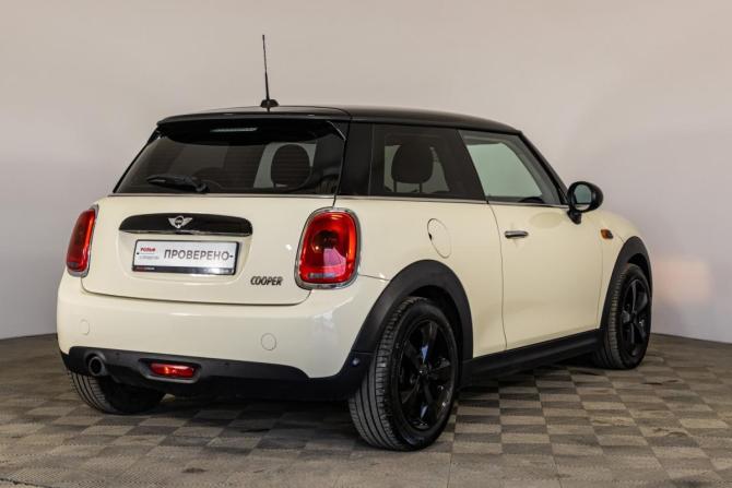 Mini Hatch III (F55/F56) с пробегом 2017 года, цена 1 649 000 рублей, 67652 км, хэтчбек, Автокод Объявления