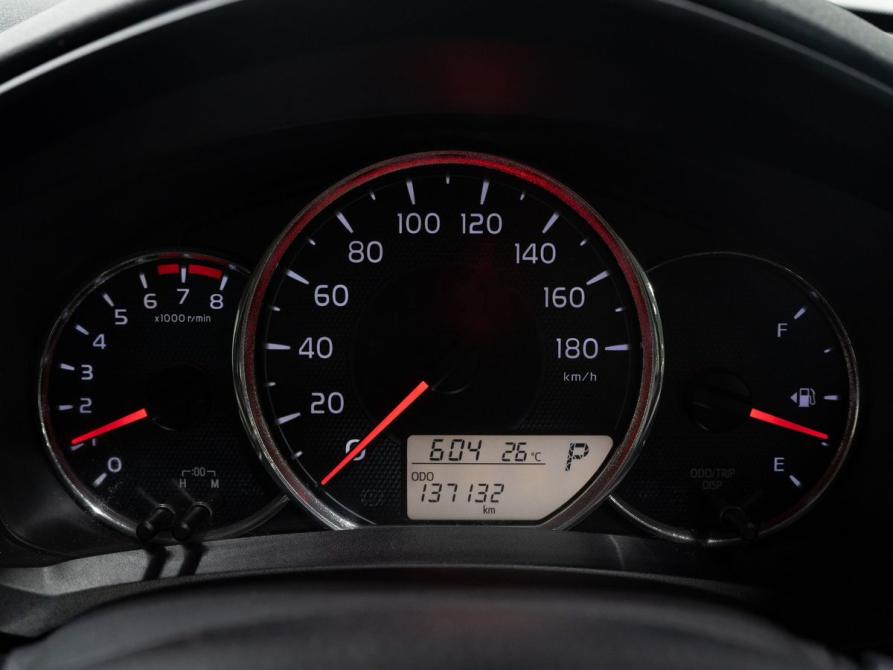 Toyota Corolla XI (E160 E170 E180) Рестайлинг 1 Чита  - изображение 10