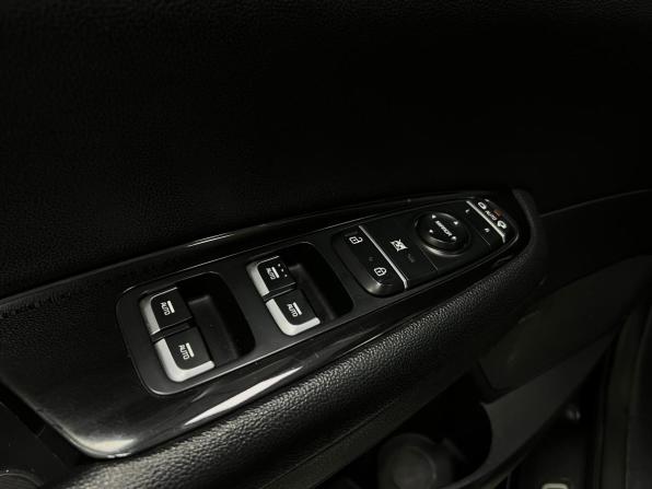 Kia Optima IV Рестайлинг с пробегом 2018 года, цена 1 890 000 рублей, 159779 км, седан, Автокод Объявления