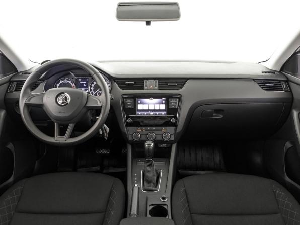 Skoda Octavia III (A7) Рестайлинг с пробегом 2020 года, цена 1 915 000 рублей, 60224 км, лифтбек, Автокод Объявления