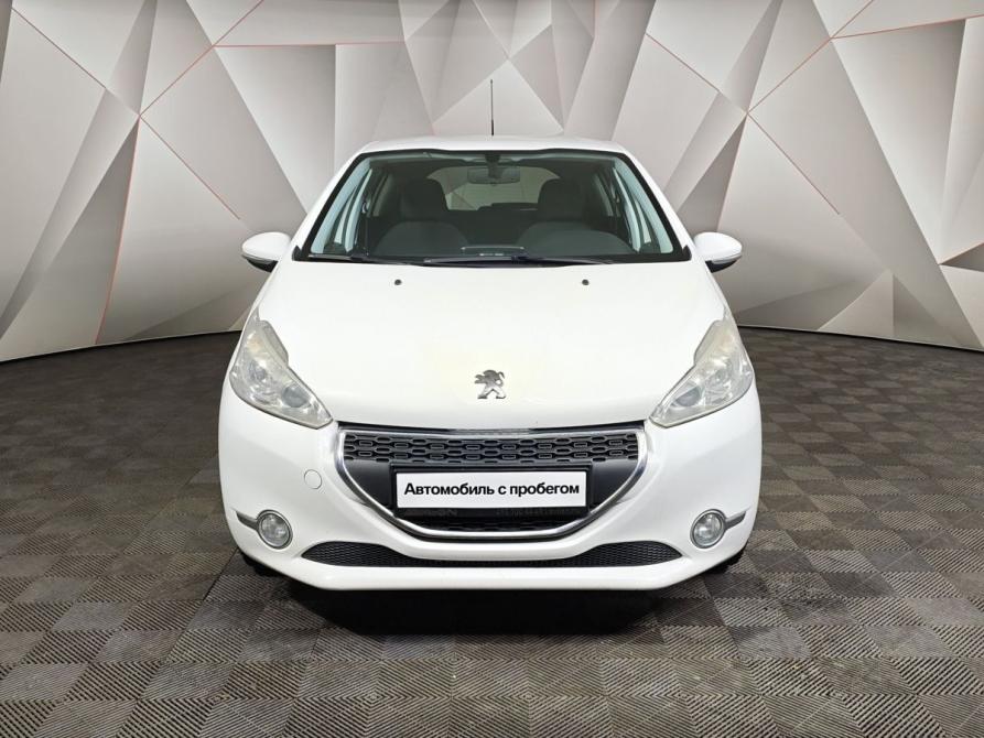 Peugeot 208 I Москва  - изображение 7