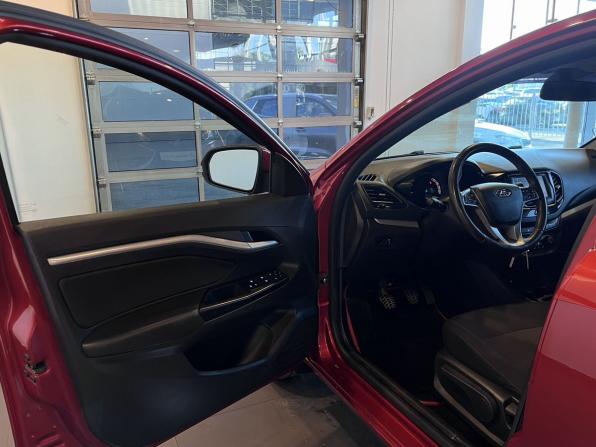 Lada (ВАЗ) Vesta I с пробегом 2020 года, цена 997 000 рублей, 72648 км, седан, Автокод Объявления
