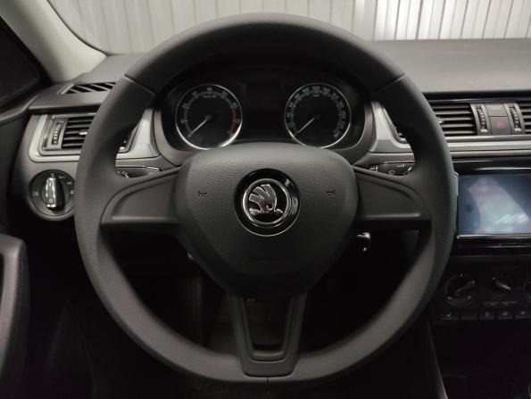 Skoda Rapid I Рестайлинг с пробегом 2019 года, цена 990 000 рублей, 150475 км, лифтбек, Автокод Объявления