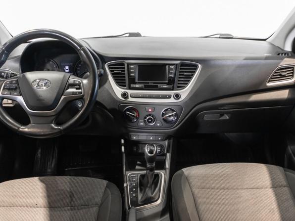 Hyundai Solaris II с пробегом 2018 года, цена 1 375 900 рублей, 118255 км, седан, Автокод Объявления