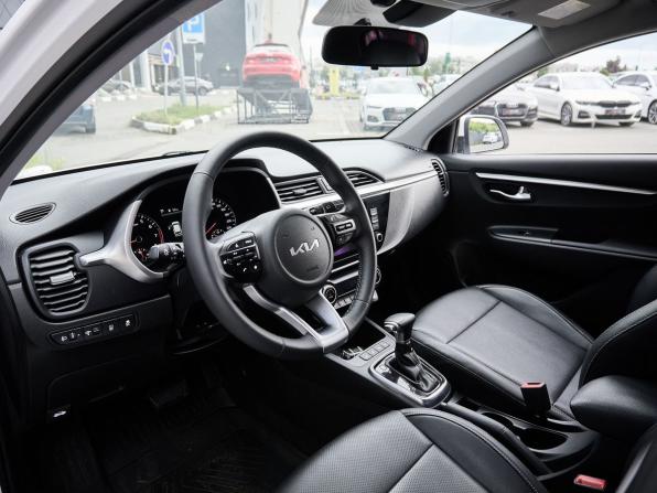 Kia Rio IV Рестайлинг с пробегом 2021 года, цена 1 720 000 рублей, 68205 км, хэтчбек, Автокод Объявления