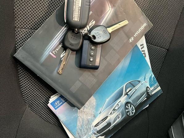 Hyundai Solaris I с пробегом 2011 года, цена 619 000 рублей, 205000 км, седан, Автокод Объявления