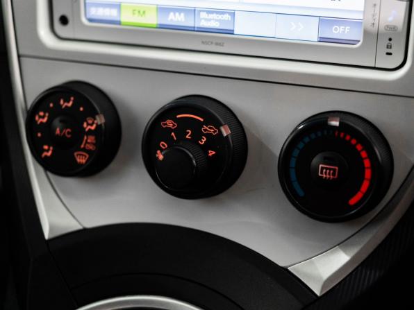 Toyota Ractis II с пробегом 2014 года, цена 999 000 рублей, 154461 км, хэтчбек, Автокод Объявления