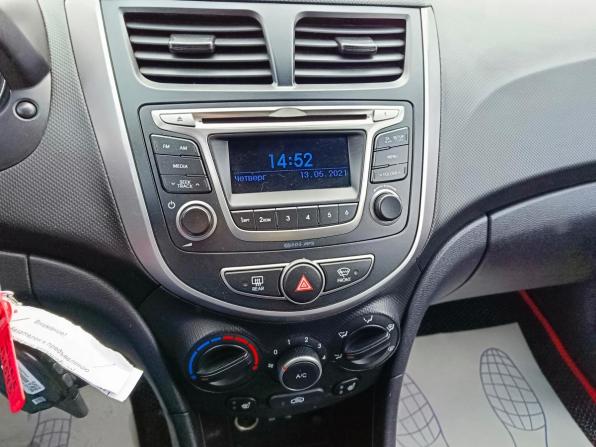 Hyundai Solaris I Рестайлинг с пробегом 2015 года, цена 834 995 рублей, 250979 км, хэтчбек, Автокод Объявления