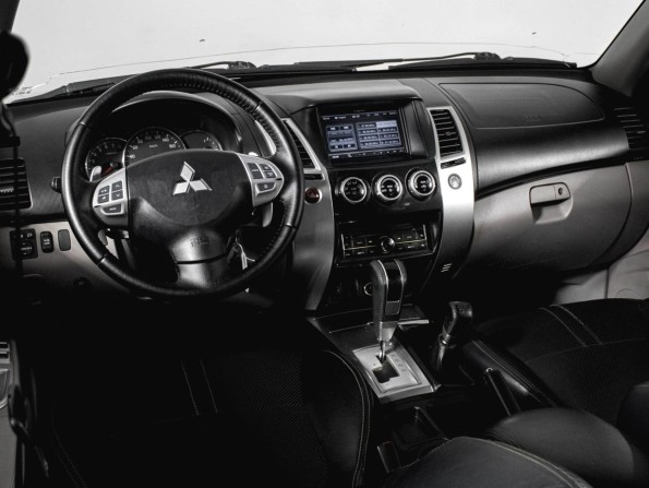 Mitsubishi Pajero Sport II с пробегом 2012 года, цена 1 355 000 рублей, 284001 км, внедорожник, Автокод Объявления