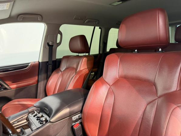 Lexus LX III Рестайлинг 2 с пробегом 2016 года, цена 6 300 000 рублей, 282400 км, внедорожник, Автокод Объявления