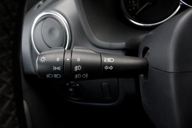 Renault Sandero II с пробегом 2017 года, цена 980 000 рублей, 129583 км, хэтчбек, Автокод Объявления