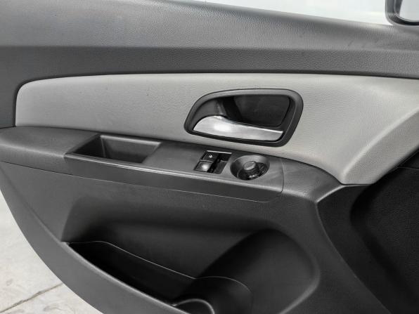 Chevrolet Cruze I Рестайлинг с пробегом 2013 года, цена 700 000 рублей, 198000 км, хэтчбек, Автокод Объявления