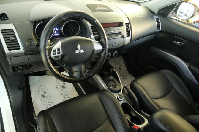 Mitsubishi Outlander II Рестайлинг с пробегом 2012 года, цена 1 559 000 рублей, 259731 км, внедорожник, Автокод Объявления