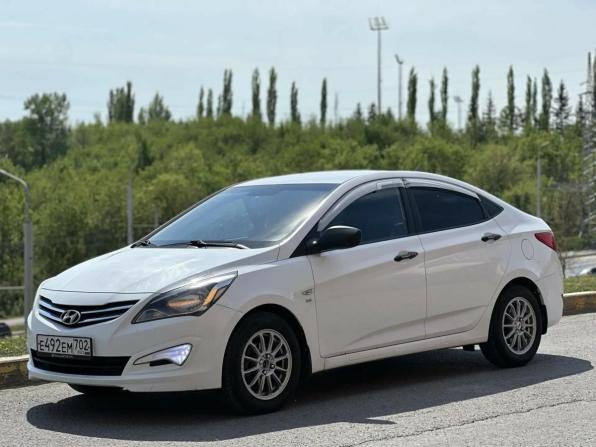 Hyundai Solaris I Рестайлинг с пробегом 2015 года, цена 795 000 рублей, 220233 км, седан, Автокод Объявления