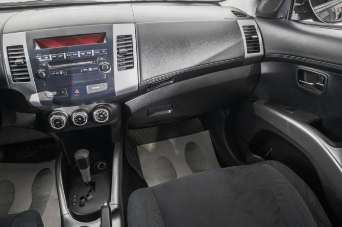 Mitsubishi Outlander II Рестайлинг с пробегом 2010 года, цена 1 349 000 рублей, 198000 км, внедорожник, Автокод Объявления