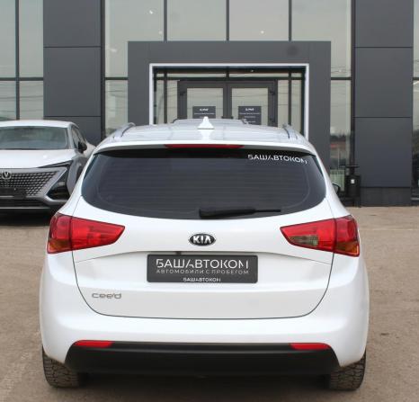 Kia Ceed II Рестайлинг с пробегом 2018 года, цена 1 270 000 рублей, 91050 км, универсал, Автокод Объявления
