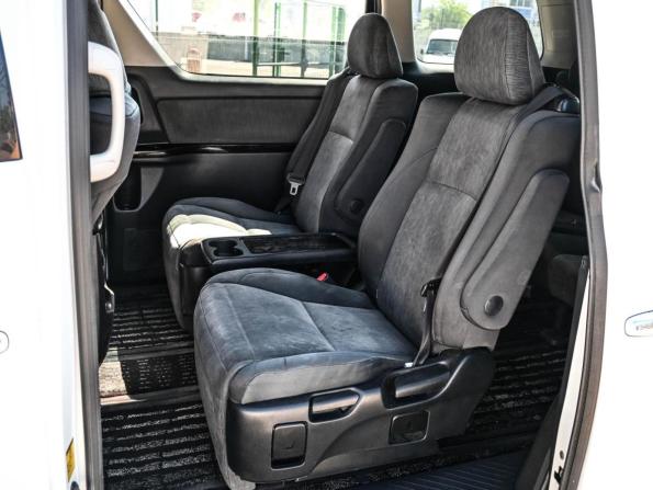 Toyota Vellfire I с пробегом 2013 года, цена 1 844 000 рублей, 261424 км, минивэн, Автокод Объявления