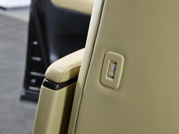 Toyota Alphard III Рестайлинг с пробегом 2021 года, цена 3 999 000 рублей, 175000 км, минивэн, Автокод Объявления