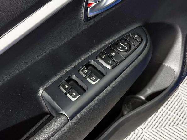 Kia Rio IV Рестайлинг с пробегом 2020 года, цена 1 590 000 рублей, 96000 км, седан, Автокод Объявления