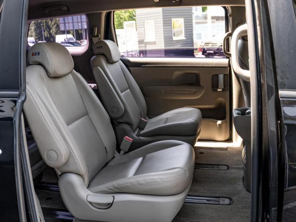 Kia Carnival III с пробегом 2017 года, цена 2 550 000 рублей, 131413 км, минивэн, Автокод Объявления