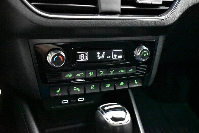 Skoda Rapid II с пробегом 2022 года, цена 1 800 000 рублей, 88170 км, лифтбек, Автокод Объявления