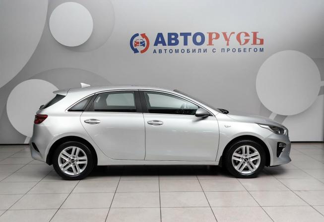Kia Ceed III с пробегом 2019 года, цена 1 799 000 рублей, 52000 км, универсал, Автокод Объявления