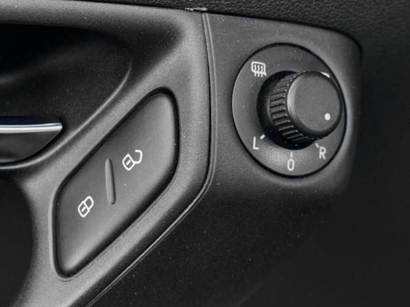 Volkswagen Polo V Рестайлинг с пробегом 2017 года, цена 1 225 000 рублей, 64491 км, седан, Автокод Объявления