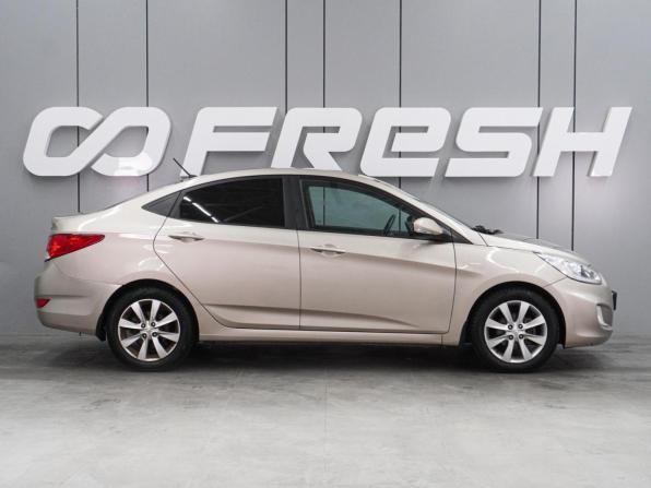 Hyundai Solaris I с пробегом 2014 года, цена 954 000 рублей, 184474 км, седан, Автокод Объявления
