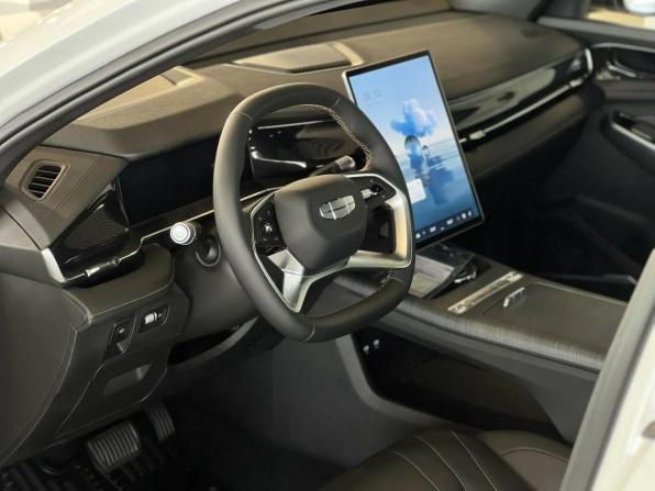 Geely Preface I с пробегом 2024 года, цена 2 995 000 рублей, 30 км, седан, Автокод Объявления