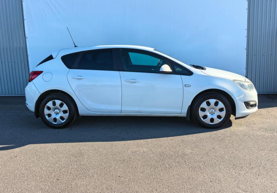 Opel Astra J Рестайлинг Санкт-Петербург  - изображение 4