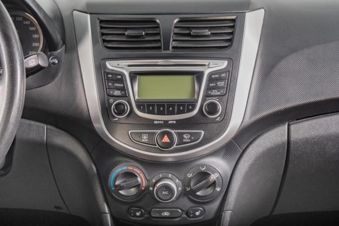 Hyundai Solaris I с пробегом 2011 года, цена 839 000 рублей, 112000 км, хэтчбек, Автокод Объявления
