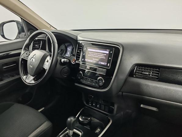 Mitsubishi Outlander III Рестайлинг 3 с пробегом 2019 года, цена 2 275 000 рублей, 67706 км, внедорожник, Автокод Объявления