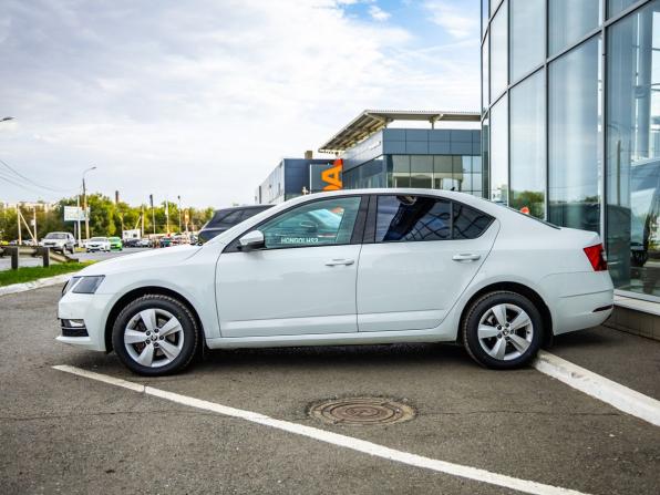 Skoda Octavia III (A7) Рестайлинг с пробегом 2019 года, цена 1 848 000 рублей, 92583 км, лифтбек, Автокод Объявления