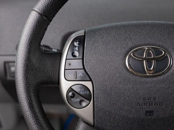 Toyota Prius II Рестайлинг (XW20) с пробегом 2008 года, цена 750 000 рублей, 307690 км, лифтбек, Автокод Объявления