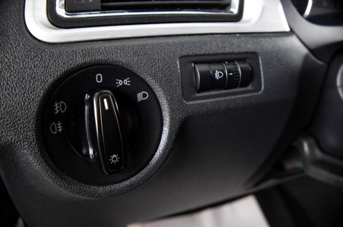 Skoda Rapid I с пробегом 2014 года, цена 919 000 рублей, 177000 км, лифтбек, Автокод Объявления