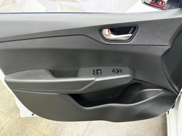 Hyundai Solaris II с пробегом 2017 года, цена 1 140 000 рублей, 159000 км, седан, Автокод Объявления