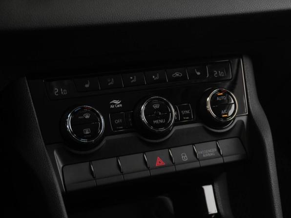 Skoda Karoq I с пробегом 2021 года, цена 2 099 000 рублей, 106187 км, внедорожник, Автокод Объявления
