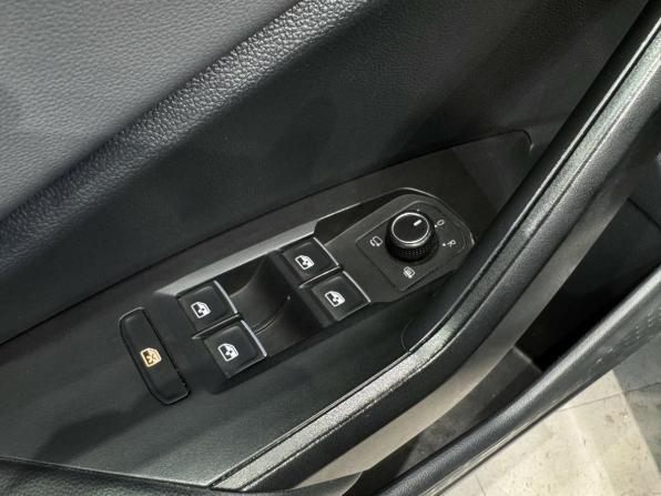 Volkswagen Sagitar III с пробегом 2020 года, цена 2 420 000 рублей, 48260 км, седан, Автокод Объявления