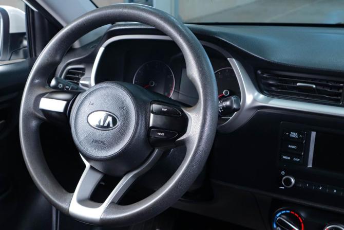 Kia Rio IV Рестайлинг с пробегом 2021 года, цена 1 329 000 рублей, 89123 км, седан, Автокод Объявления