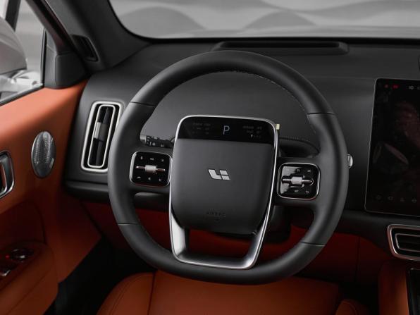 Новый Li Auto (Lixiang) L6 2025 года, цена 8 390 000 рублей, внедорожник, Автокод Объявления