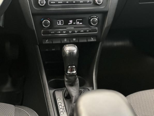 Skoda Rapid I с пробегом 2015 года, цена 1 160 000 рублей, 135560 км, лифтбек, Автокод Объявления
