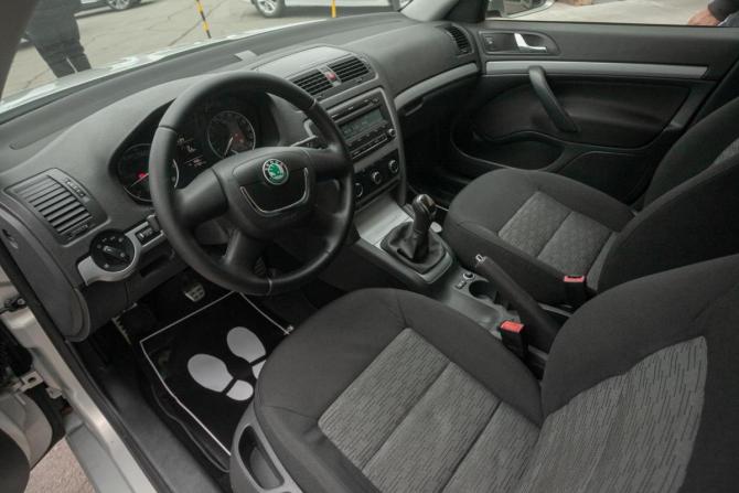 Skoda Octavia II (A5) Рестайлинг с пробегом 2013 года, цена 745 000 рублей, 177800 км, лифтбек, Автокод Объявления