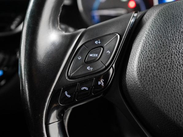 Toyota C-HR I с пробегом 2017 года, цена 1 800 000 рублей, 92515 км, внедорожник, Автокод Объявления