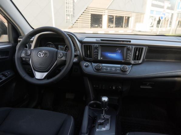 Toyota RAV4 IV (XA40) Рестайлинг с пробегом 2017 года, цена 2 200 000 рублей, 145607 км, внедорожник, Автокод Объявления