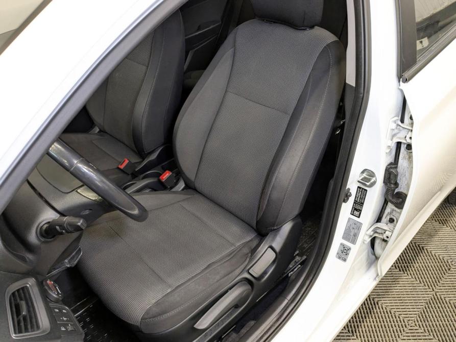 Hyundai Solaris II Москва  - изображение 18