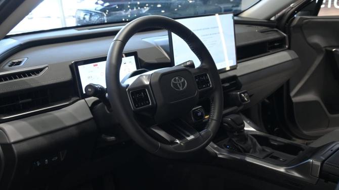 Toyota RAV4 VI (XA60) с пробегом 2026 года, цена 4 075 000 рублей, 43 км, внедорожник, Автокод Объявления