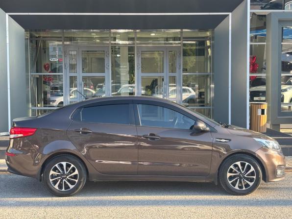 Kia Rio III Рестайлинг с пробегом 2015 года, цена 1 025 000 рублей, 160000 км, седан, Автокод Объявления